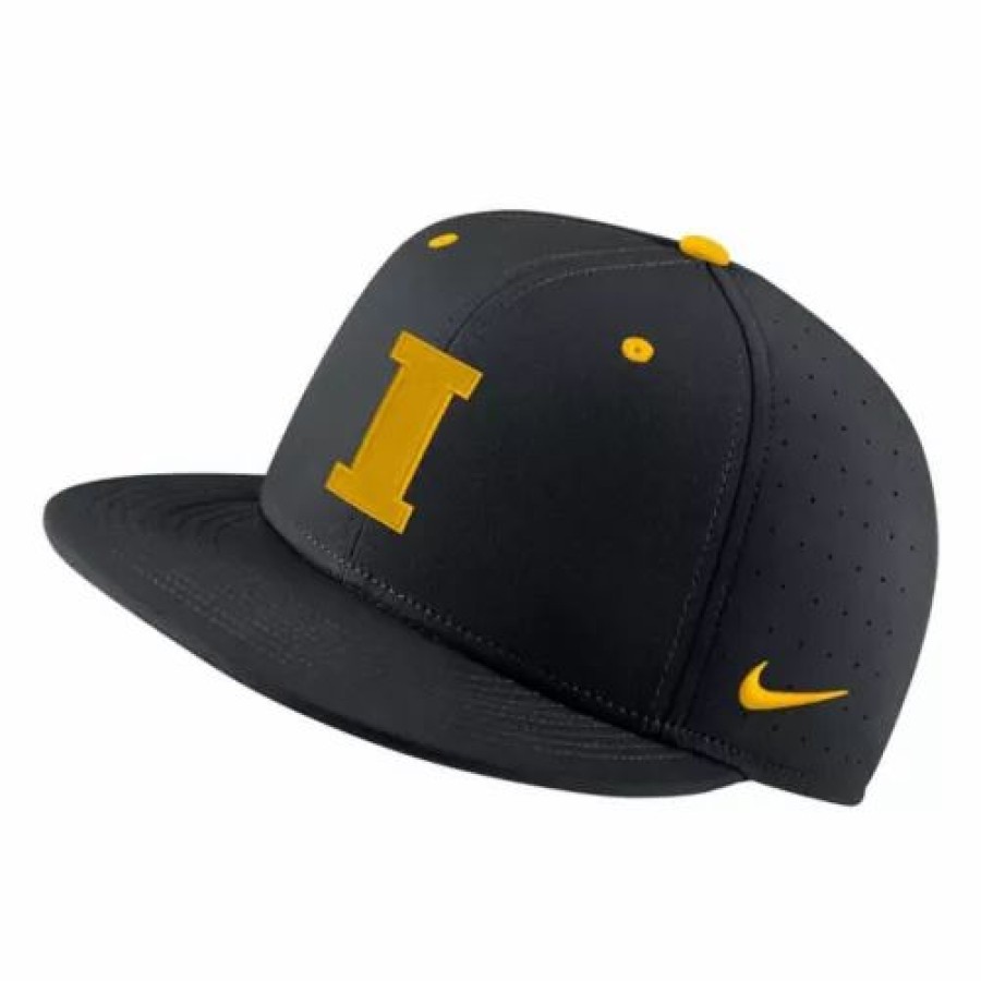 * Nike Iowa Hawkeyes True Baseball Hat Black College Hats & Caps